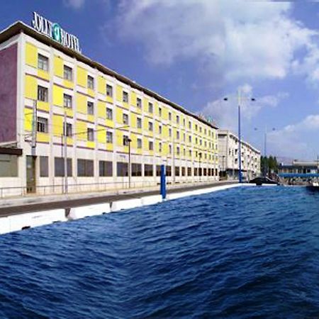 Hotel Dello Stretto Мессина Экстерьер фото